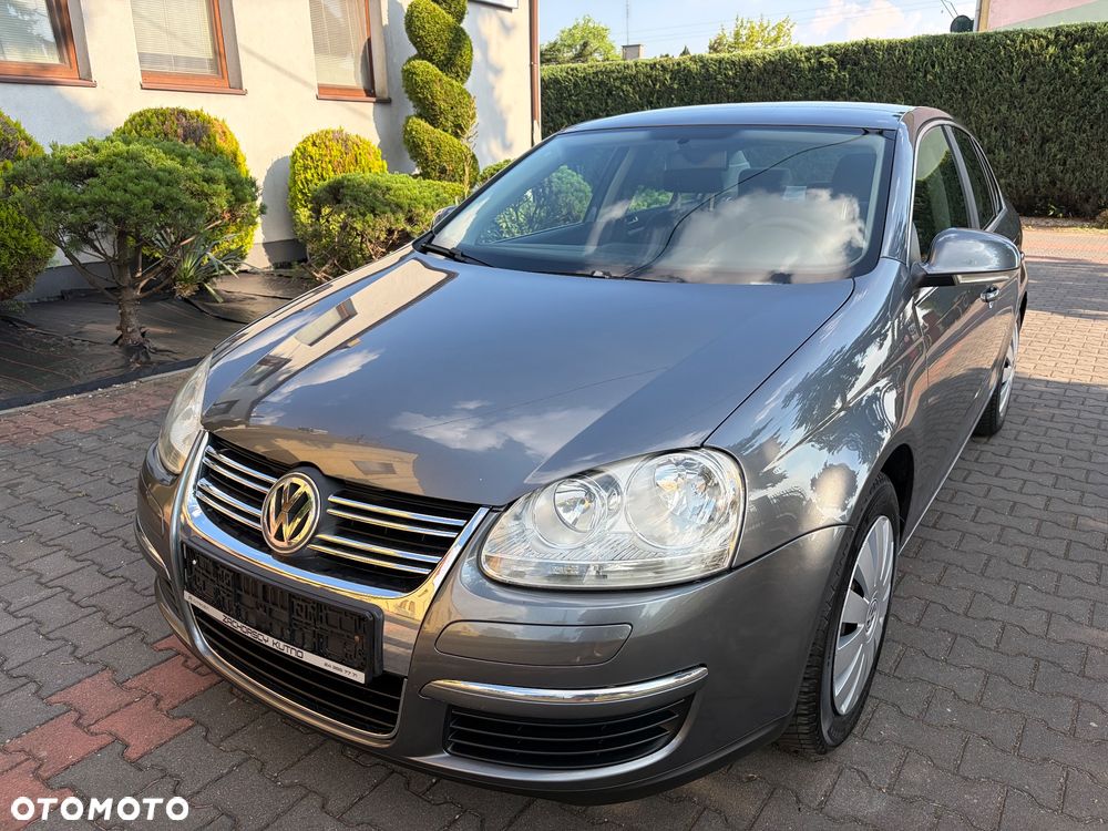 Volkswagen Jetta 1.6 Comfortline - 21