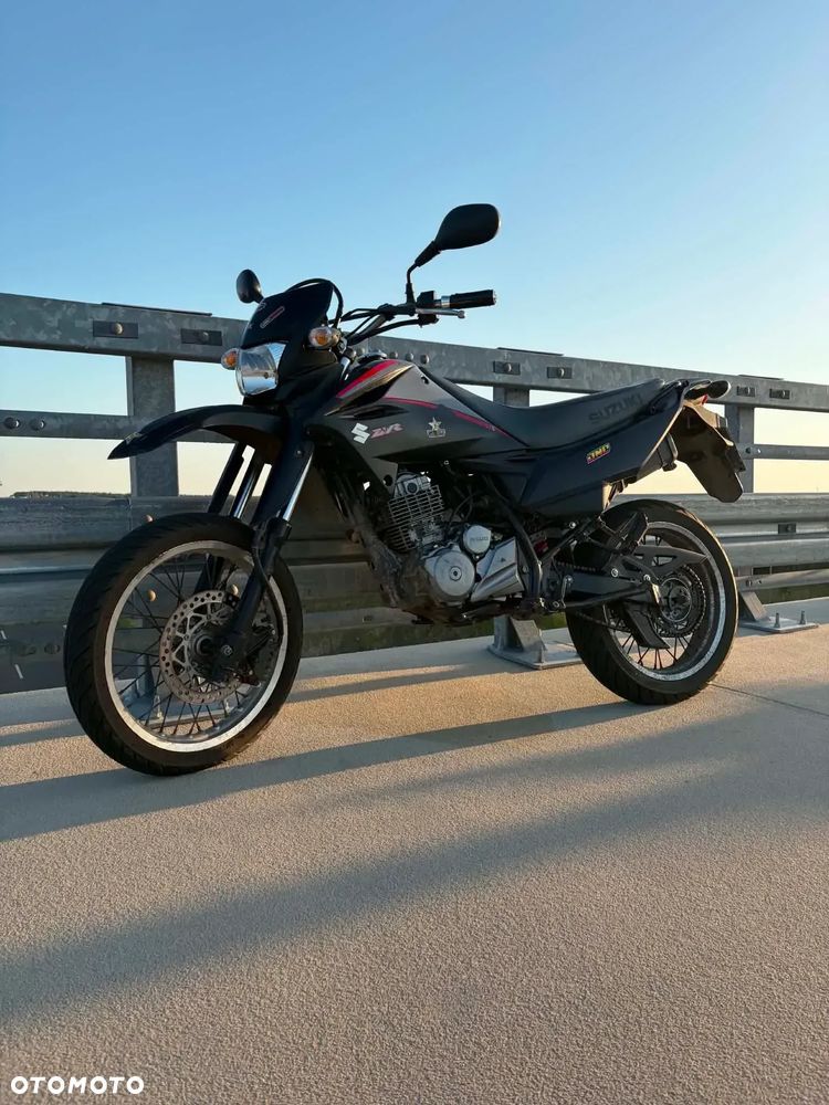 Suzuki DR - 7