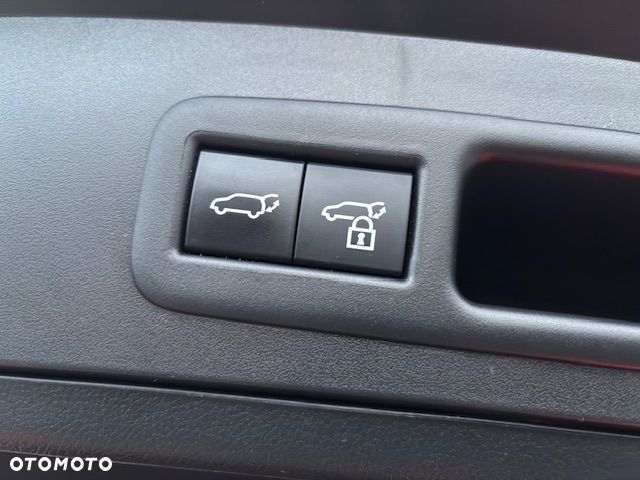 Lexus UX 300h F Sport Design AWD - 16