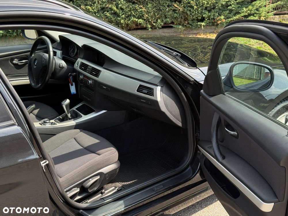 BMW Seria 3 320d - 15