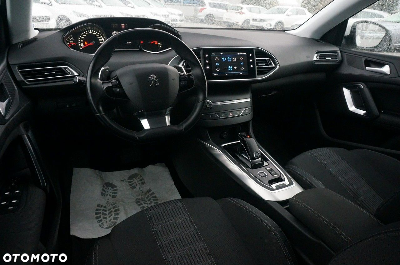 Peugeot 308 1.5 BlueHDi Allure Pack S&S EAT8 - 17