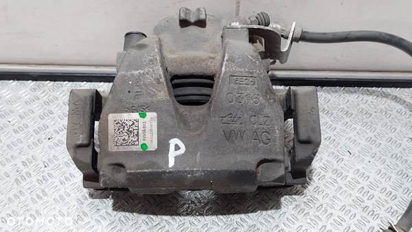 ZACISK HAMULCOWY PRAWY PRZÓD AUDI A4 B9 KOMBI R2016 NR 8W06BQ