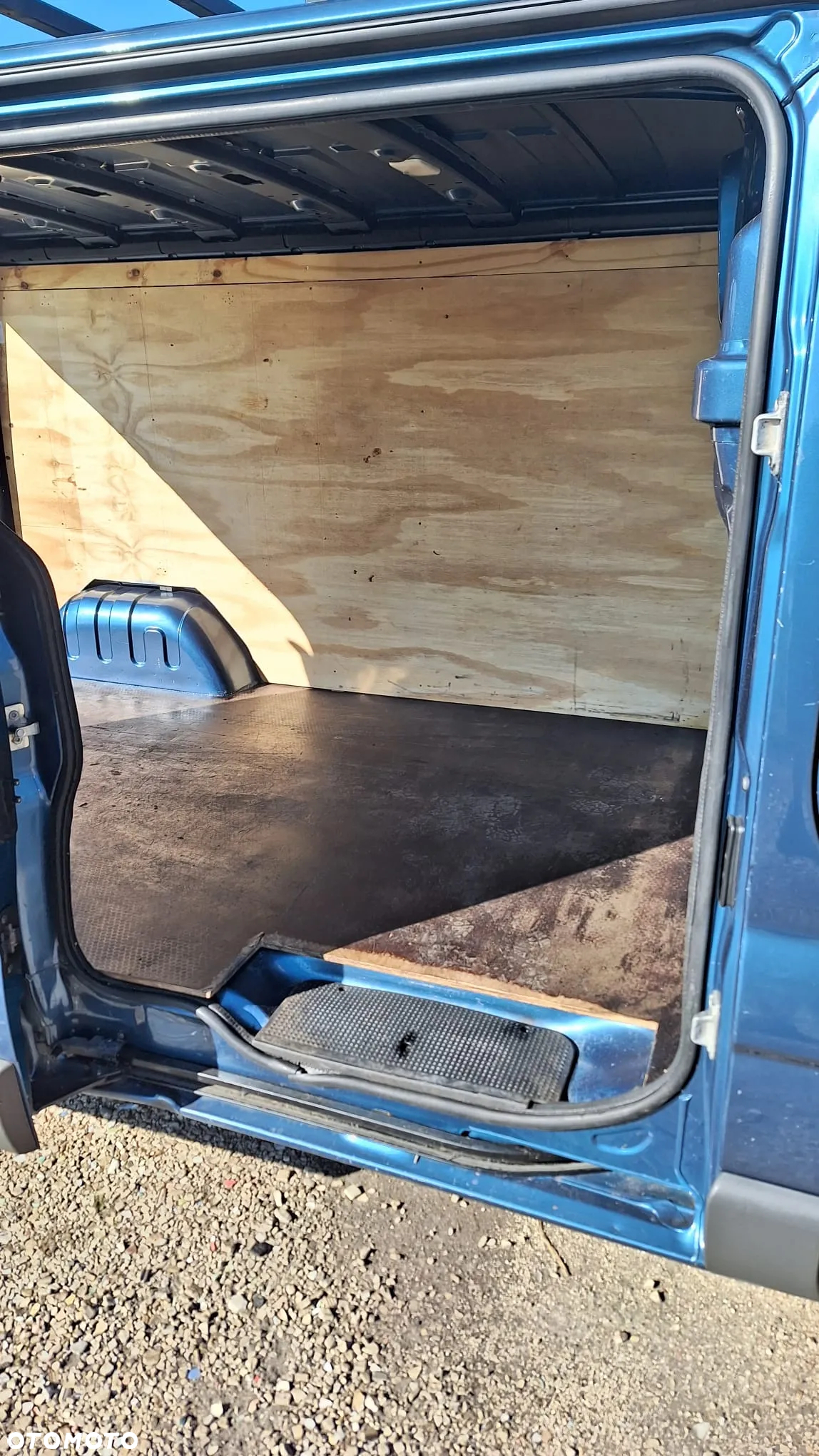 Opel Vivaro - 10