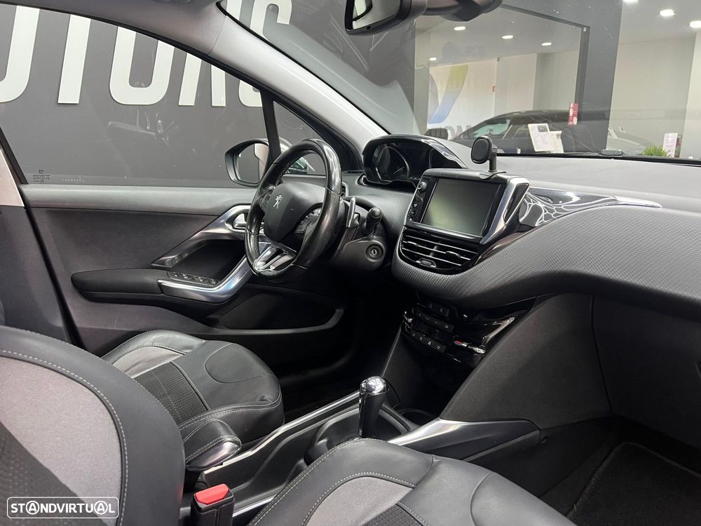 Peugeot 2008 1.6 e-HDi Allure 2-Tronic - 23