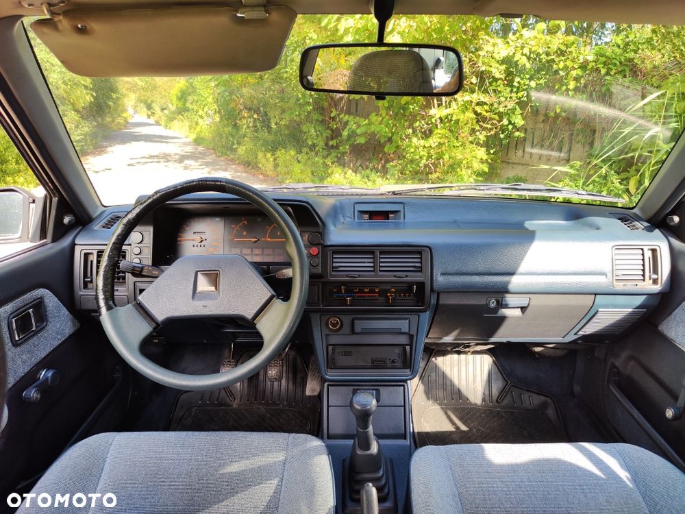 Mazda 323 - 5