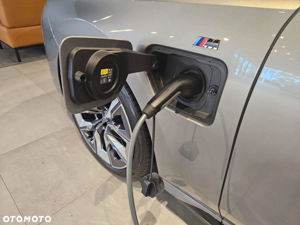 BMW Seria 7 750e xDrive - 23