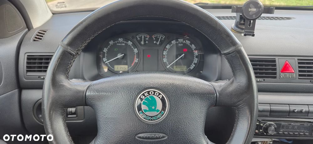 Skoda Octavia 1.6 Tour - 6