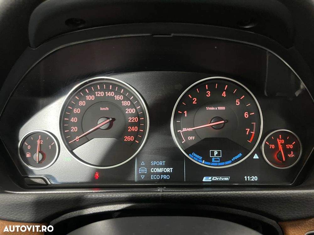 BMW Seria 3 330e iPerformance Luxury Line - 31
