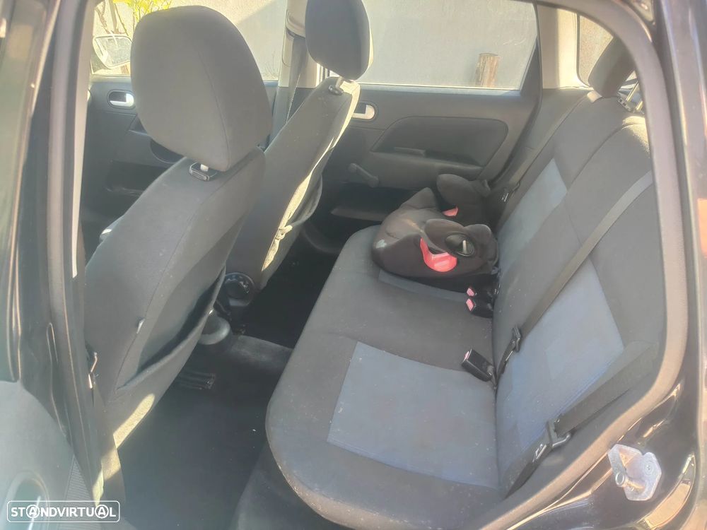 Ford Fiesta 1.4 TDCI Ghia - 12