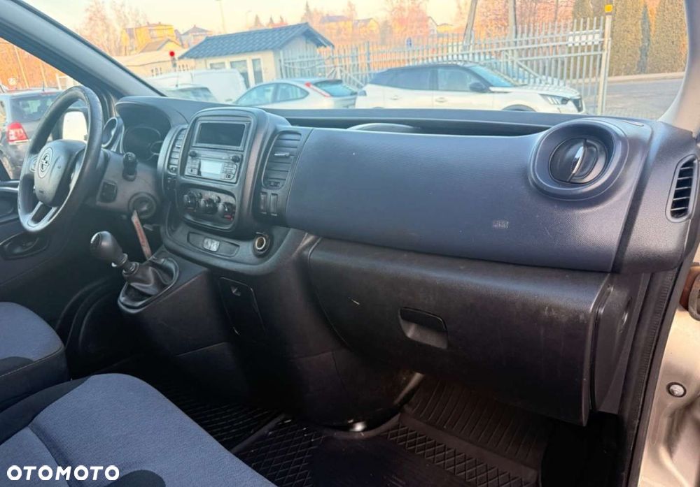 Opel VIVARO osobowy - 14