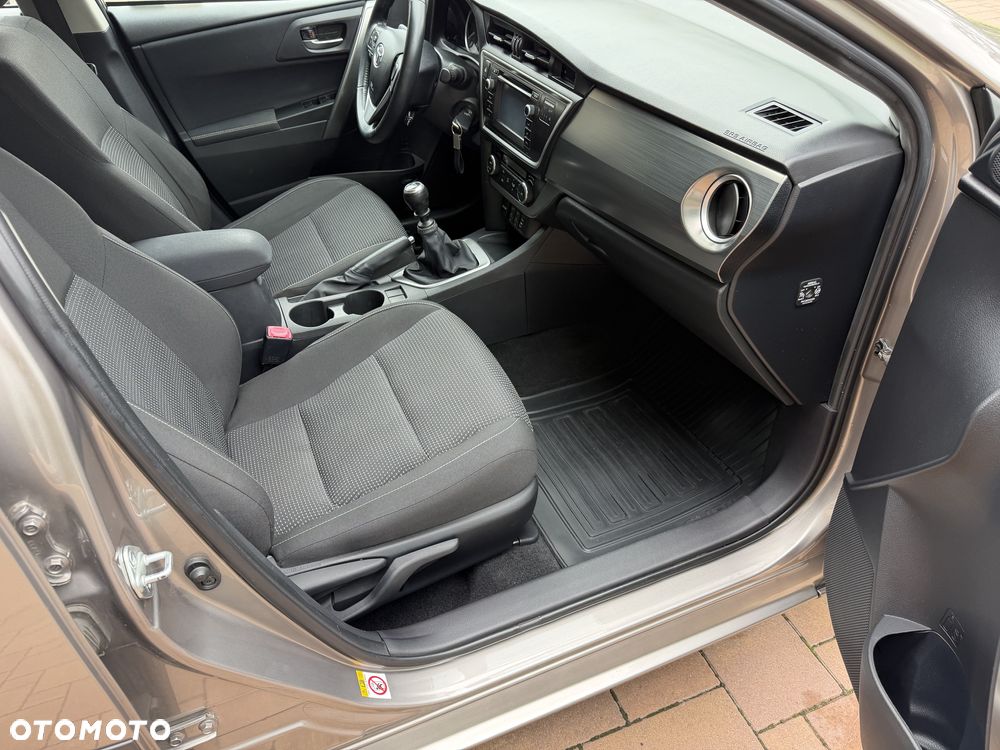 Toyota Auris 1.33 VVT-i Premium Comfort - 7