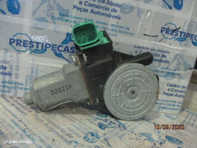 Motor Elevador Vidro 80731JX30C NISSAN JUKE 2015 FE NISSAN JUKE 1 FASE 2 2015 1.2I 115CV 5P BRANCO FE NISSAN JUKE 1 FASE 1 2012 1.5DCI 110CV 5P CINZA ESCURO FE - 2