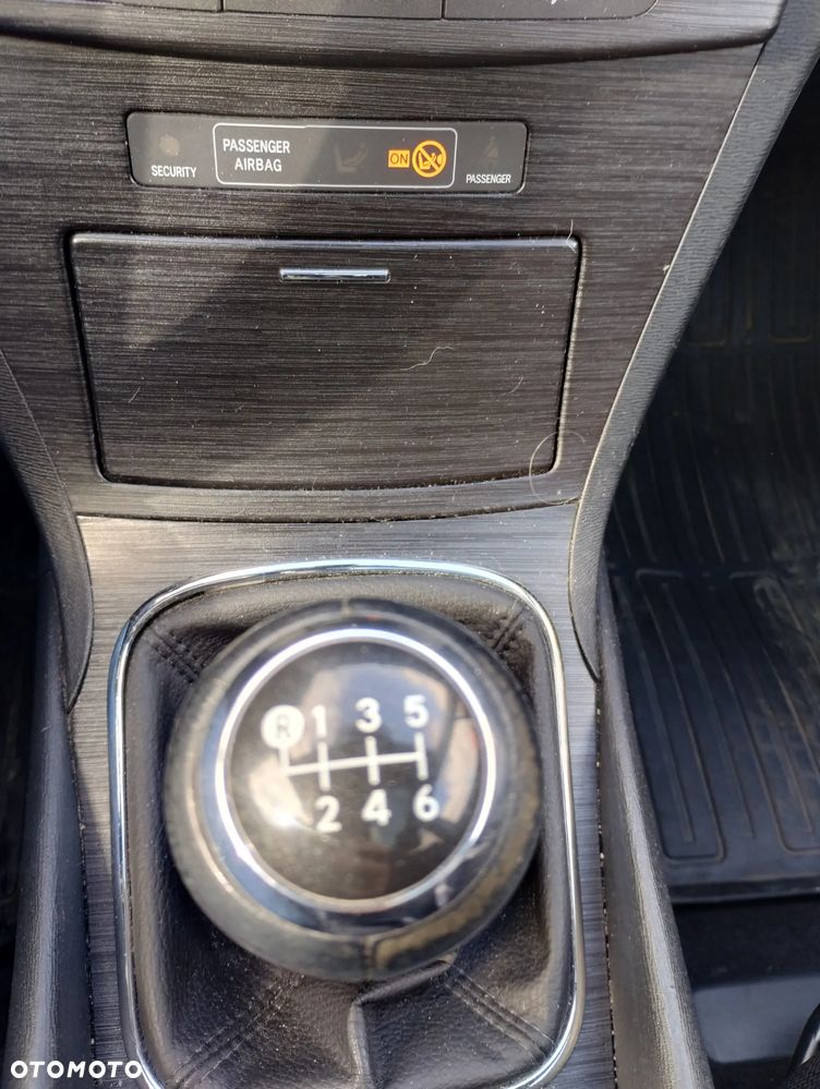 Toyota Avensis 2.0 D-4D - 13