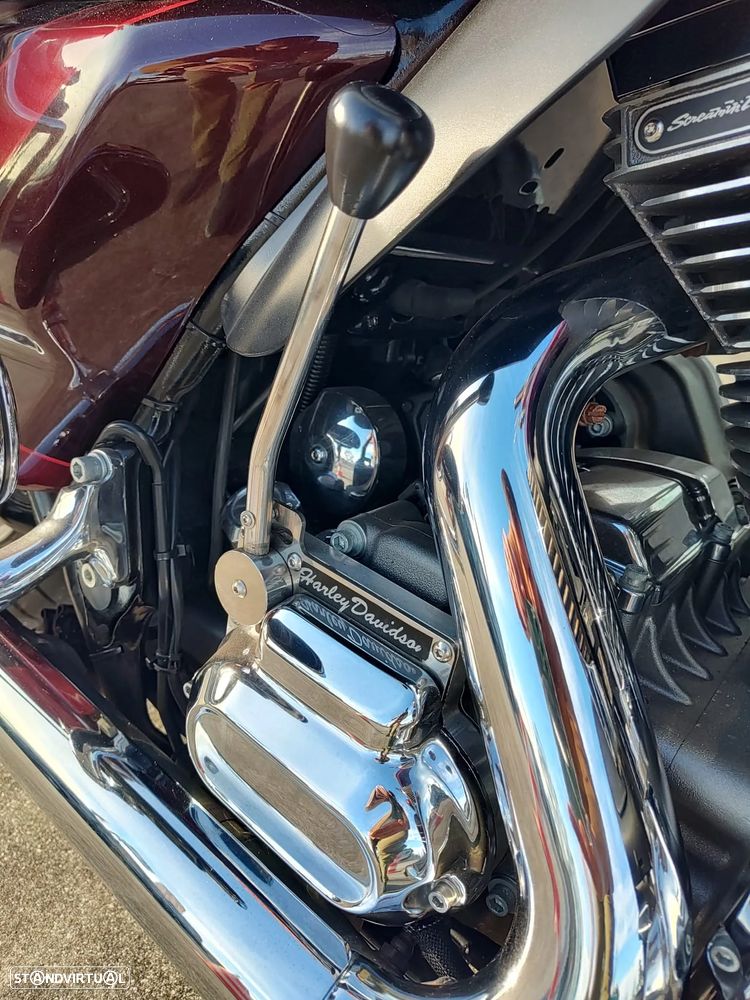 Harley-Davidson Road CVO Road Glide Ultra - 19
