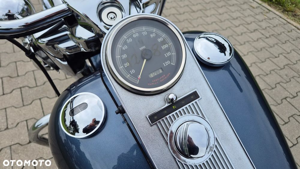 Harley-Davidson Touring Road King - 4