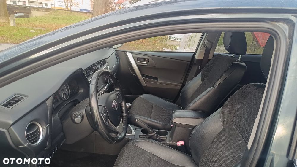 Toyota Auris 2.0 D-4D Premium - 19