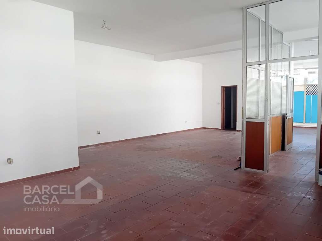 Loja c/ licença de comércio e serviços em Arcozelo - Barcelos - Grande imagem: 5/6