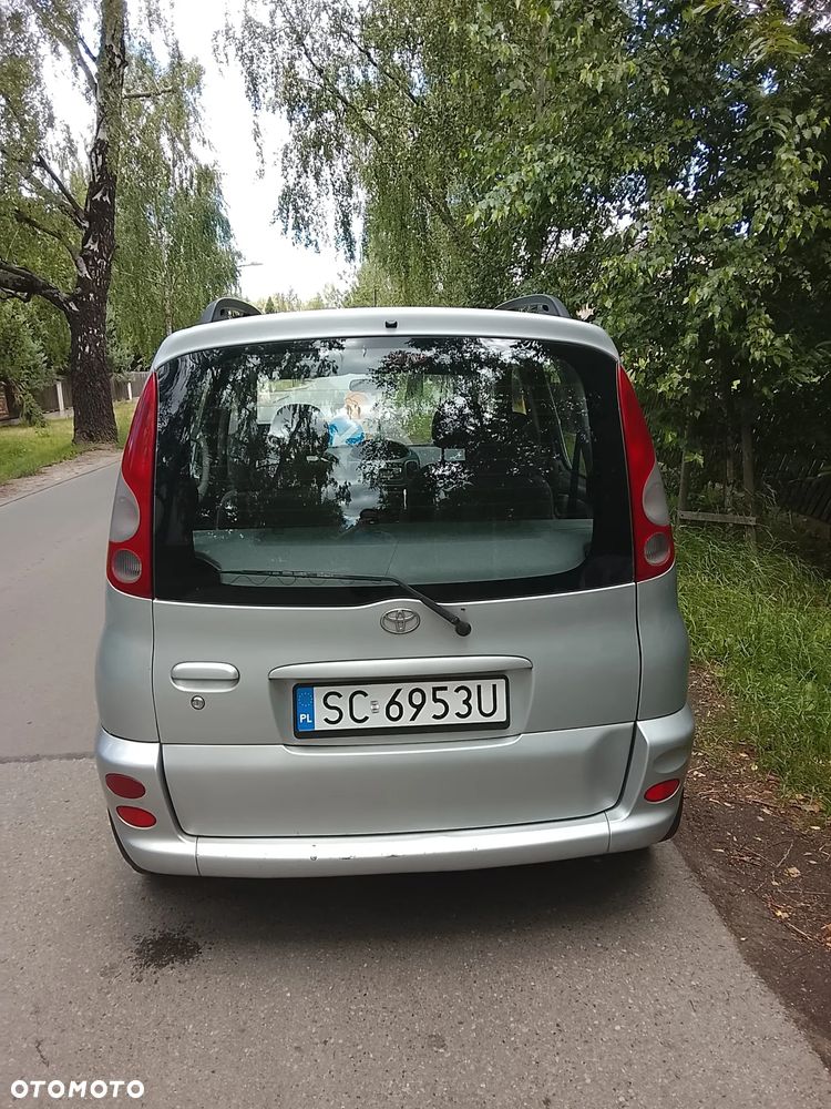 Toyota Yaris Verso 1.3 - 5