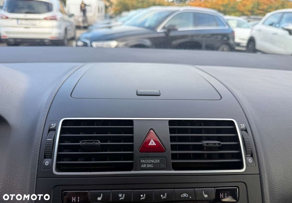 Volkswagen Touran - 15