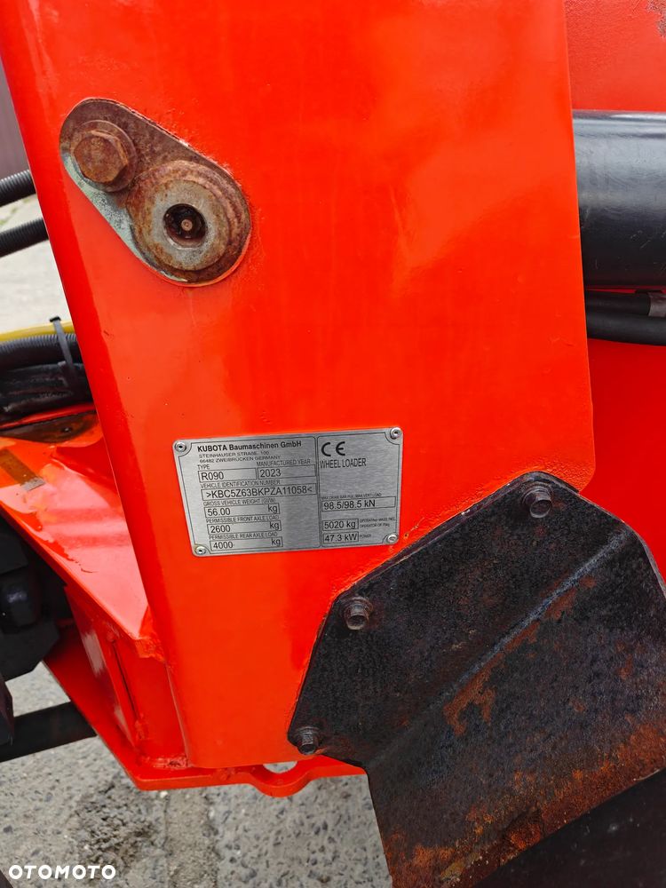 Kubota R090 - 15
