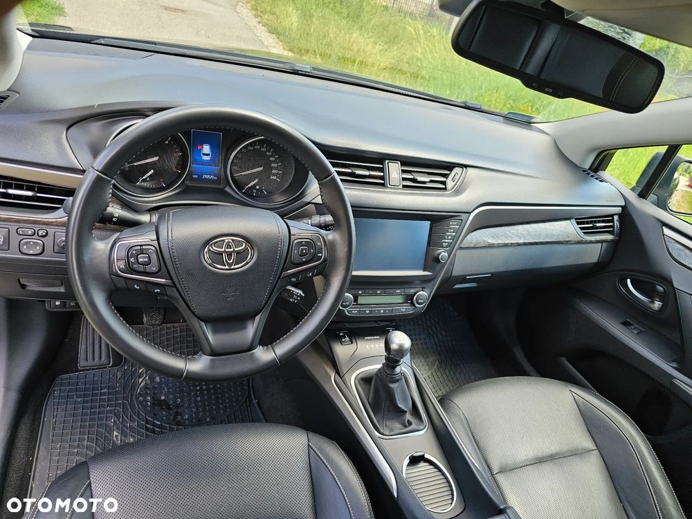 Toyota Avensis 2.0 D-4D Premium - 17