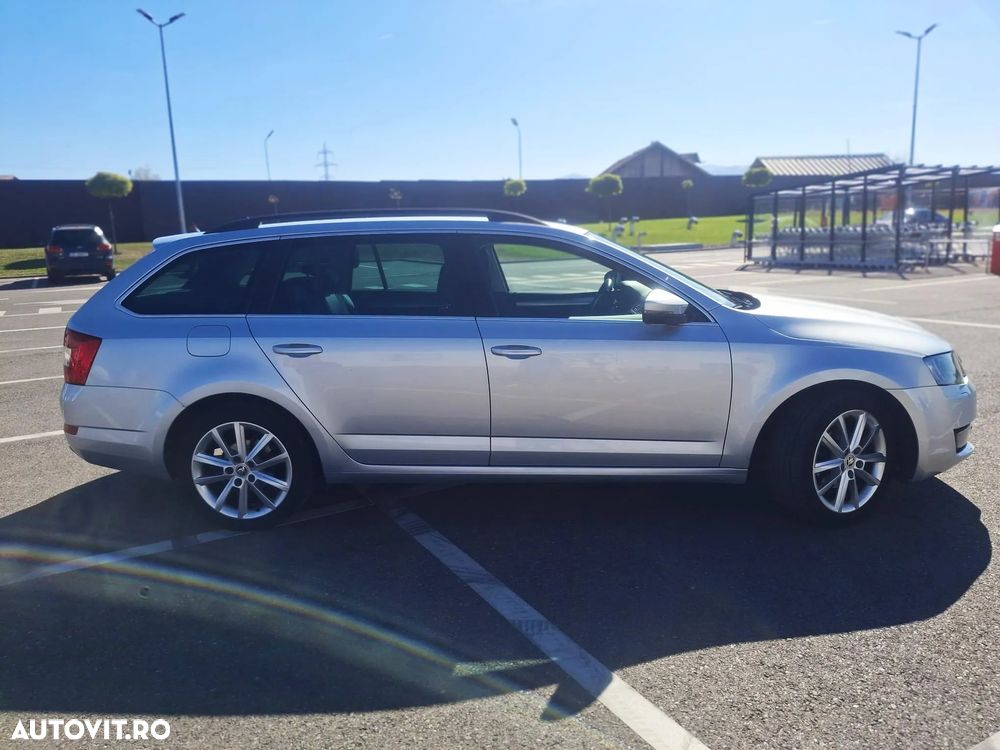 Skoda Octavia 1.6 TDI DSG Style - 8