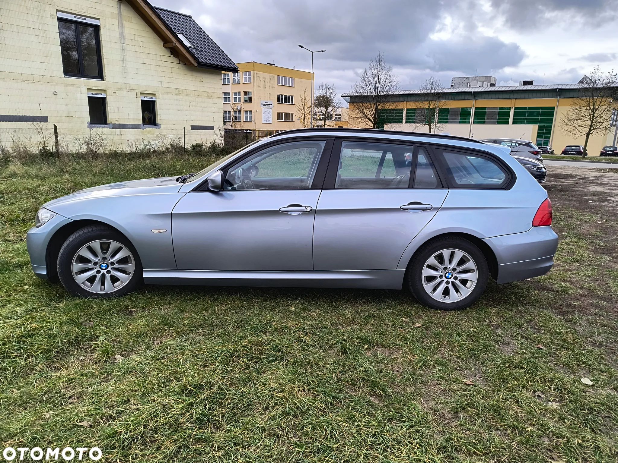 BMW Seria 3 318d - 1
