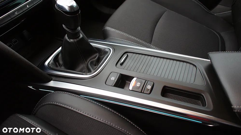 Renault Megane 1.5 Blue dCi Intens - 17