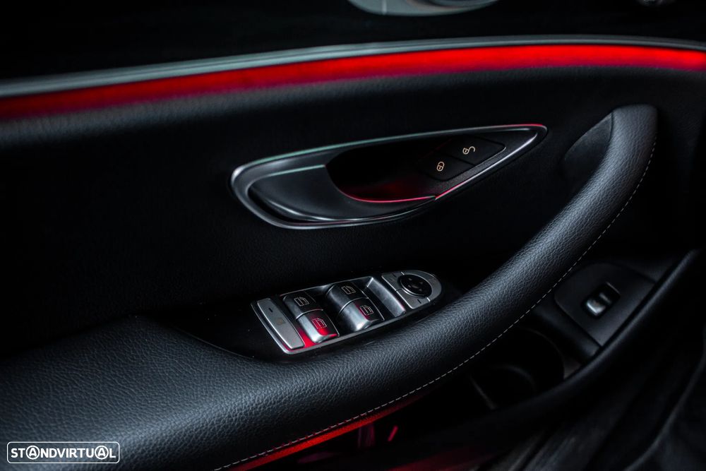 Mercedes-Benz E 300 de Avantgarde - 21