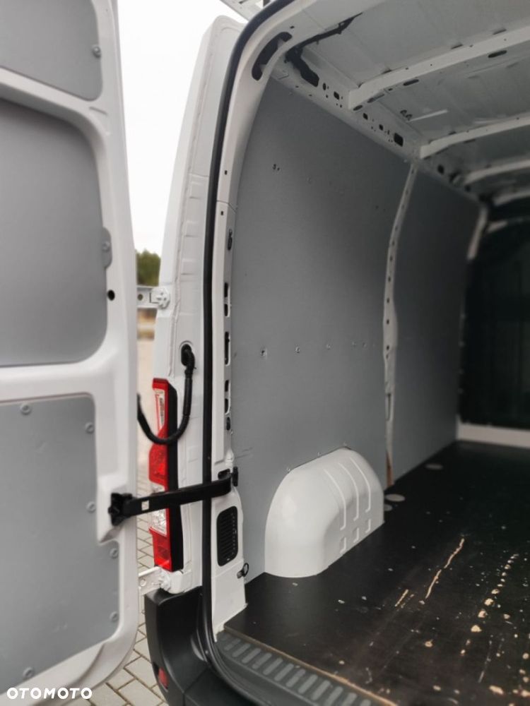 Nissan NV400 - 21