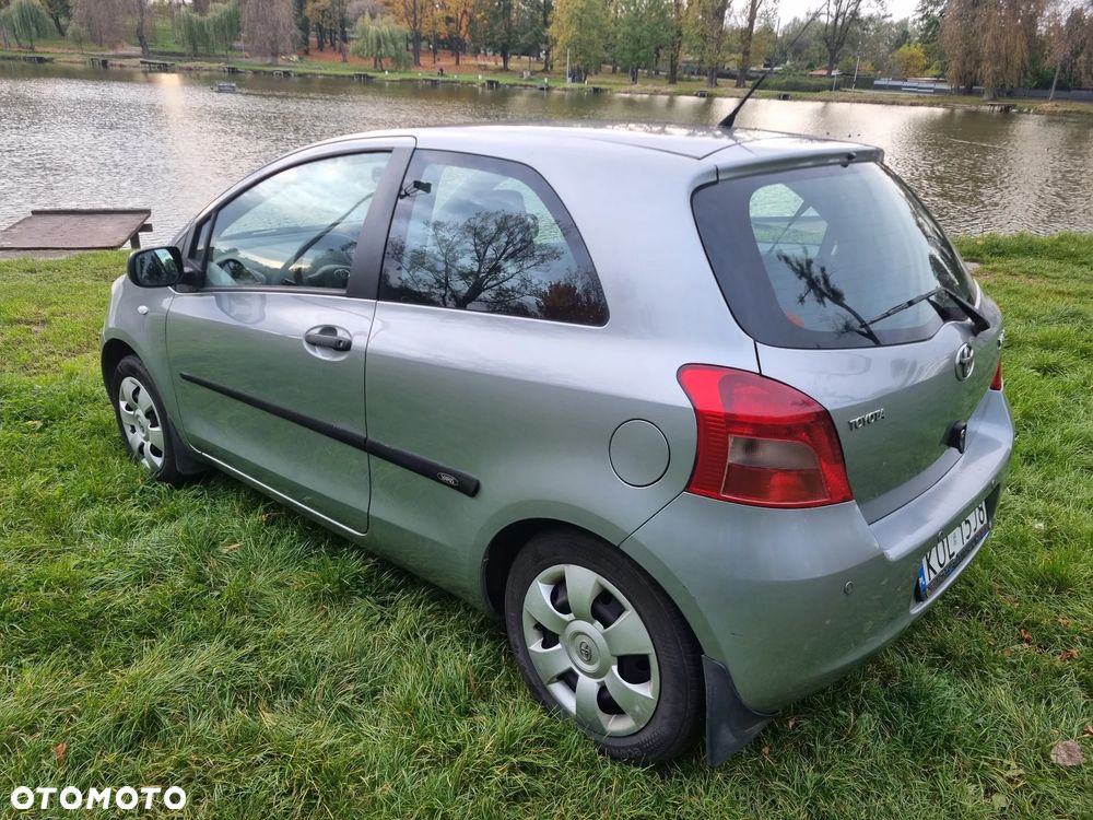 Toyota Yaris 2006 photo 3