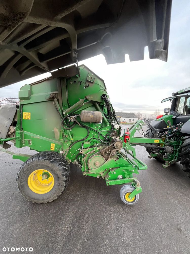 John Deere V451M - 6