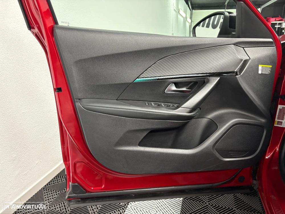 Peugeot 2008 1.2 PureTech Allure EAT8 - 6
