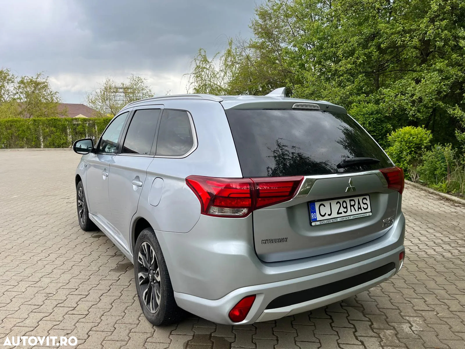 Mitsubishi Outlander - 6
