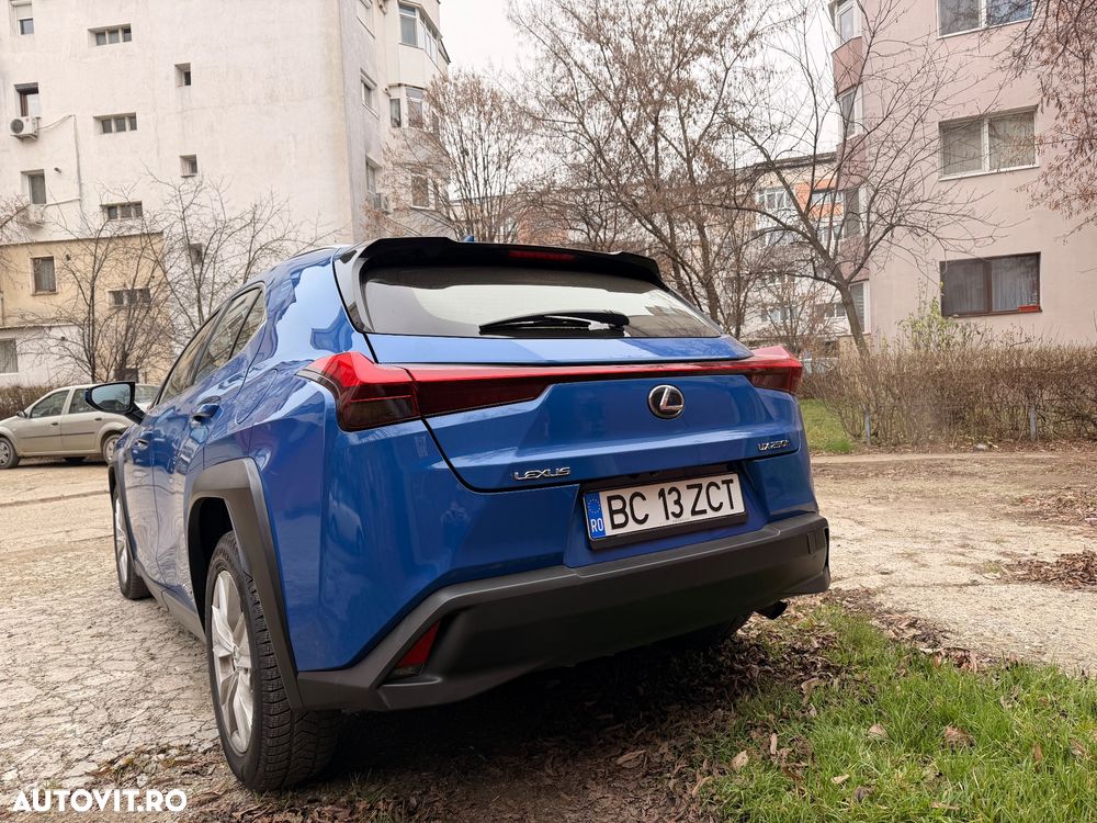 Lexus UX 250h Business Edition - 14