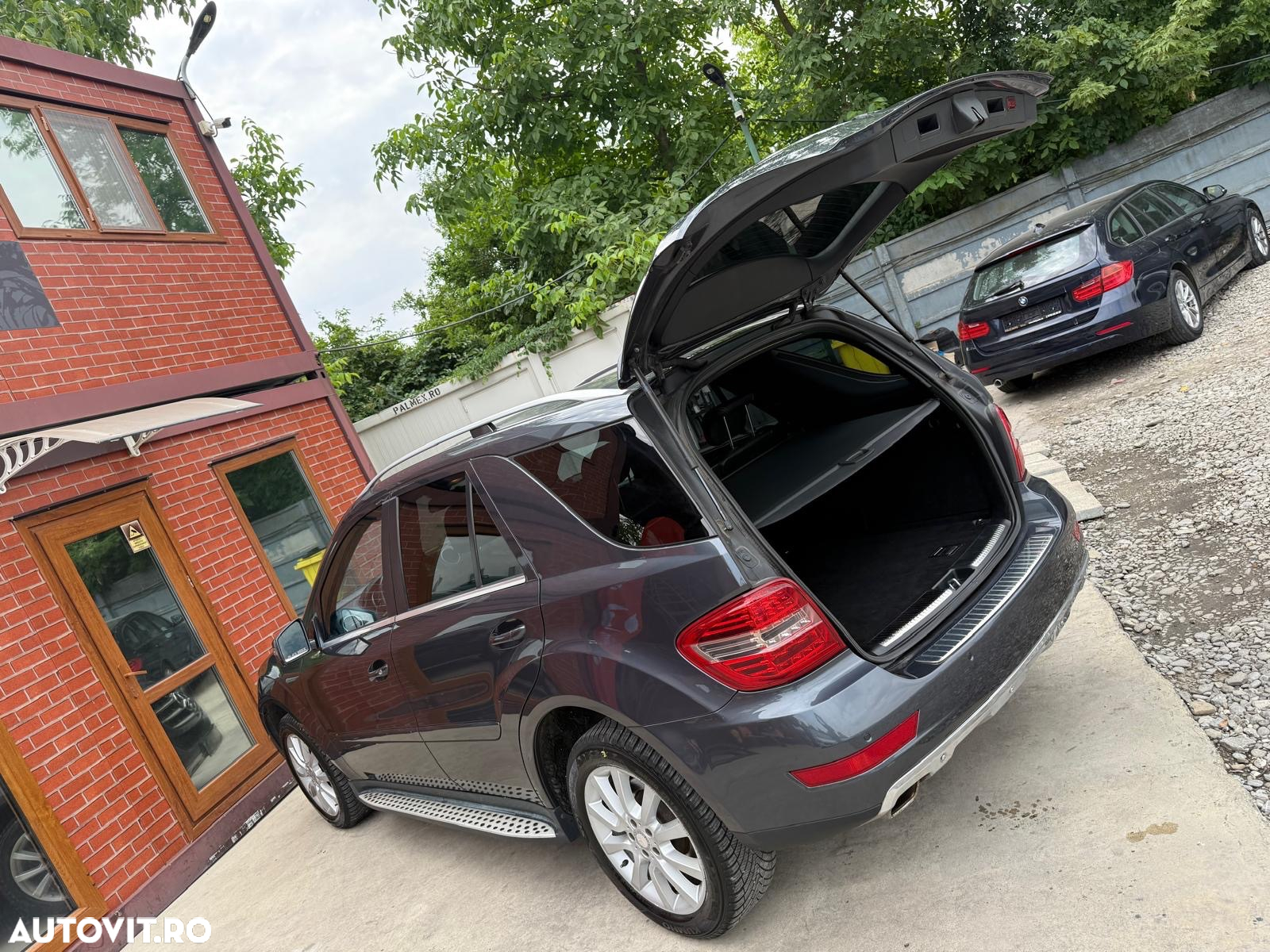 Mercedes-Benz ML 300 CDI 4Matic 7G-TRONIC DPF BlueEFFICIENCY Grand Edition - 26