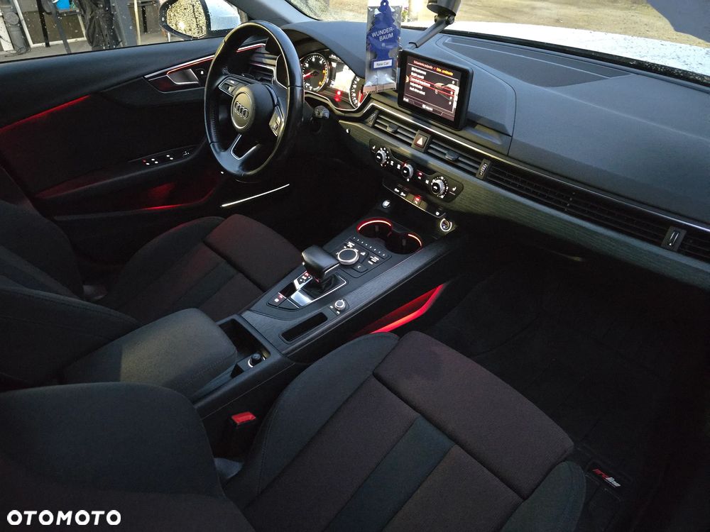 Audi A4 Avant 2.0 TDI S tronic - 5