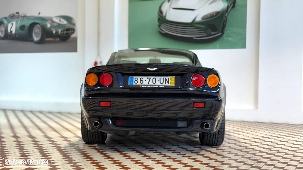 Aston Martin Vantage Coupe - 4