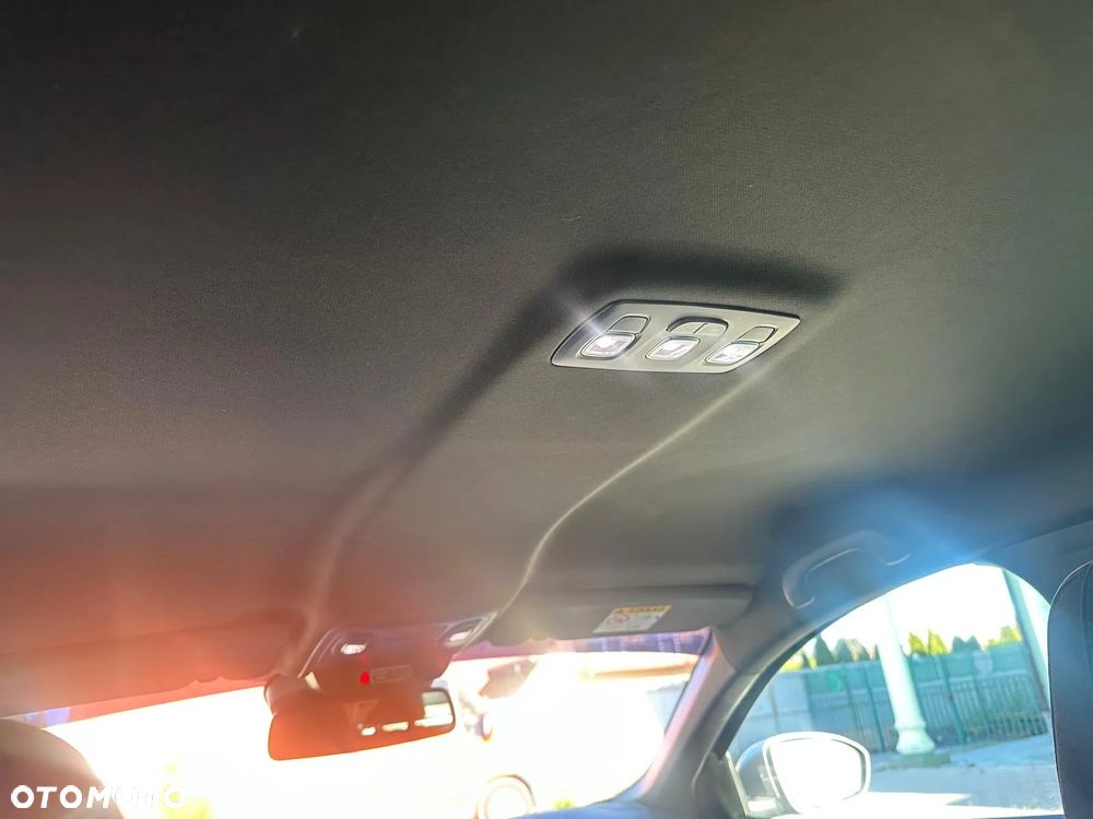 Renault Megane Grandtour TCe 140 GPF GT LINE - 10