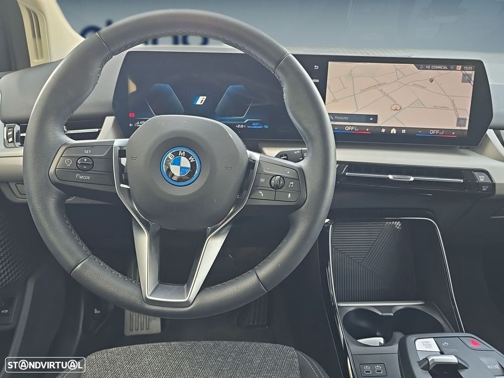 BMW 225xe Active Tourer - 13