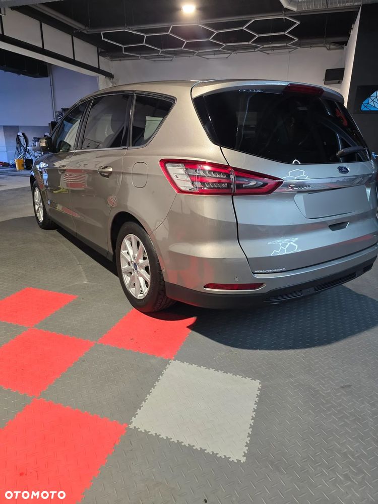 Ford S-Max 2.0 TDCi Titanium PowerShift - 27