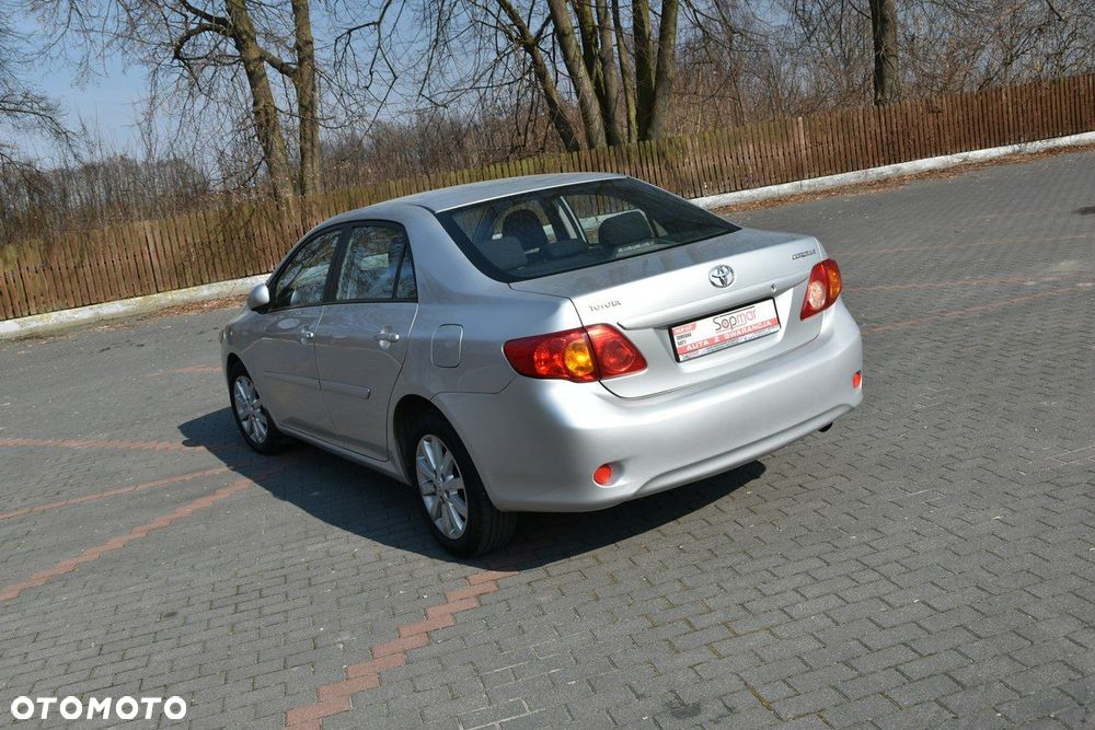 Toyota Corolla - 17