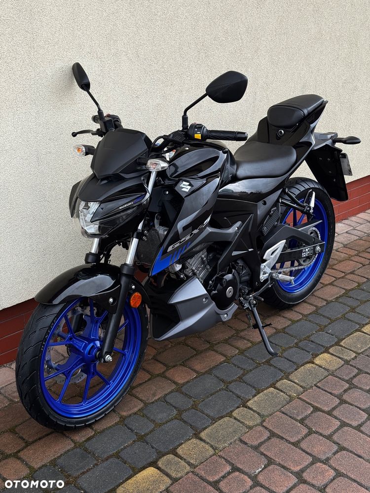 Suzuki GSX - 4