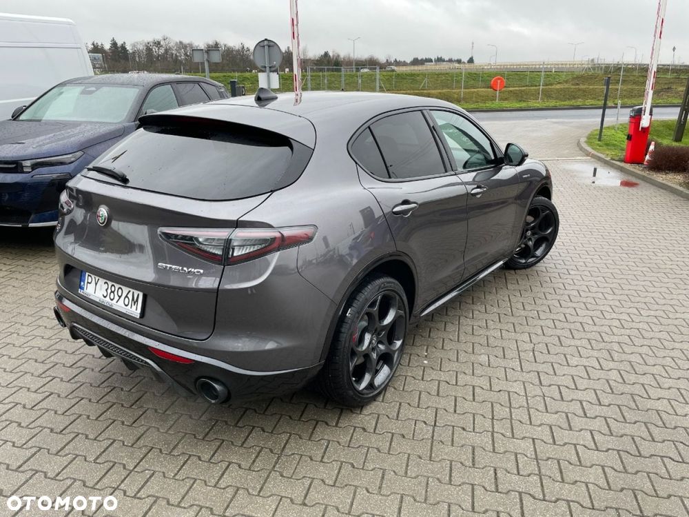 Alfa Romeo Stelvio - 5