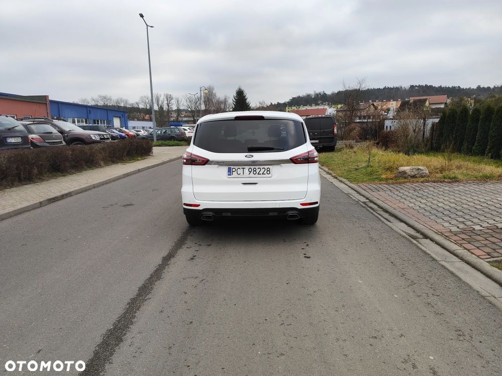 Ford S-Max 2.0 TDCi Titanium PowerShift - 9