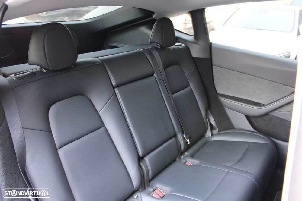Tesla Model Y Standard - 37