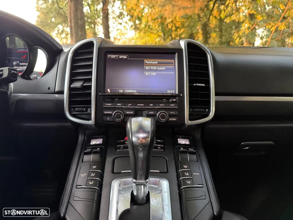 Porsche Cayenne Platinum Edition - 19