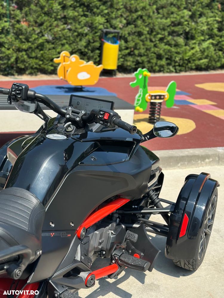 Can-Am Spyder - 23