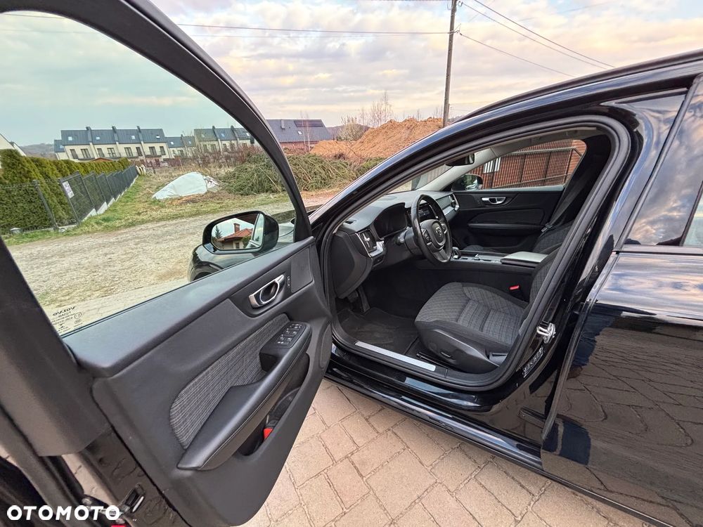 Volvo V60 B3 B Essential - 11