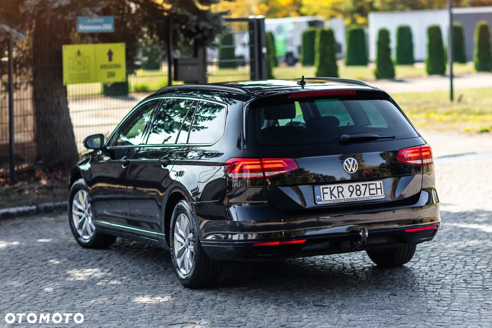 Volkswagen Passat Variant 2.0 TDI SCR DSG - 13